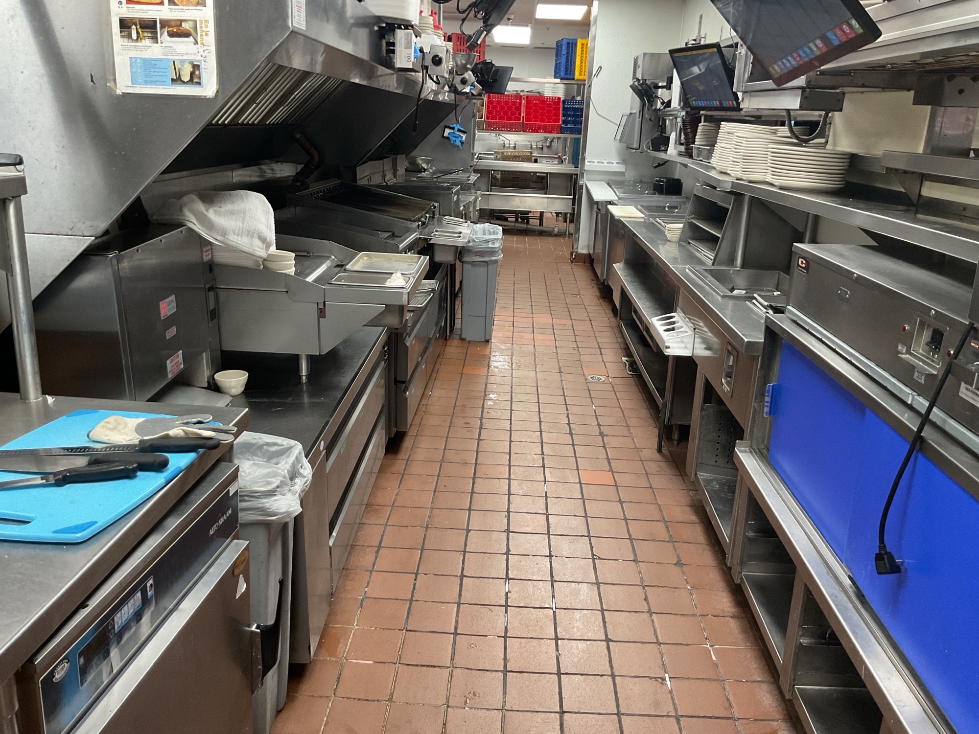 Before photo of kitchen of a Texas Roadhouse in Slidell, LA before full interior remodel starts.