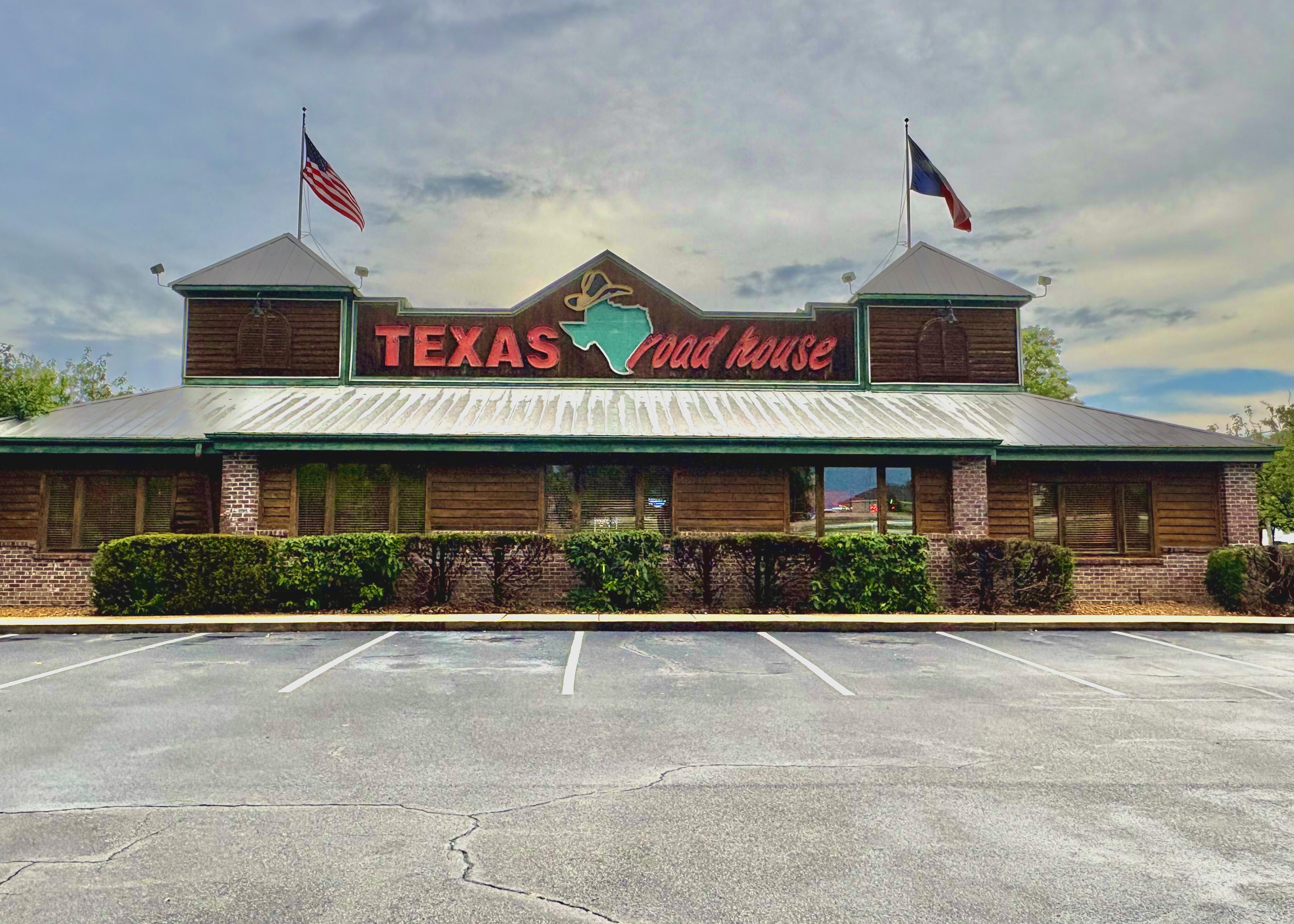 Texas Roadhouse Memphis exterior remodel with new siding, roof, and LED lighting by VMC Facilities.
